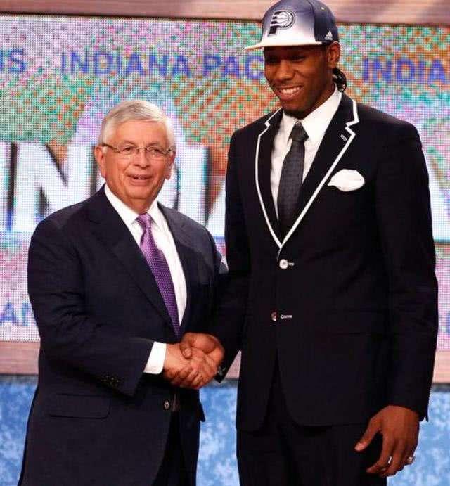 撞墙二过一 撞墙二过一