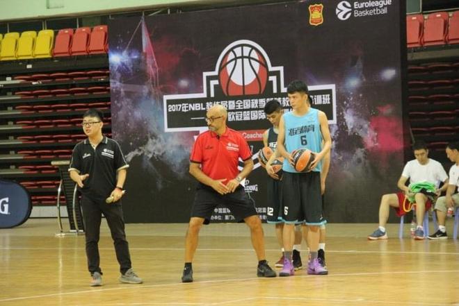 突击的夹击 突击的夹击