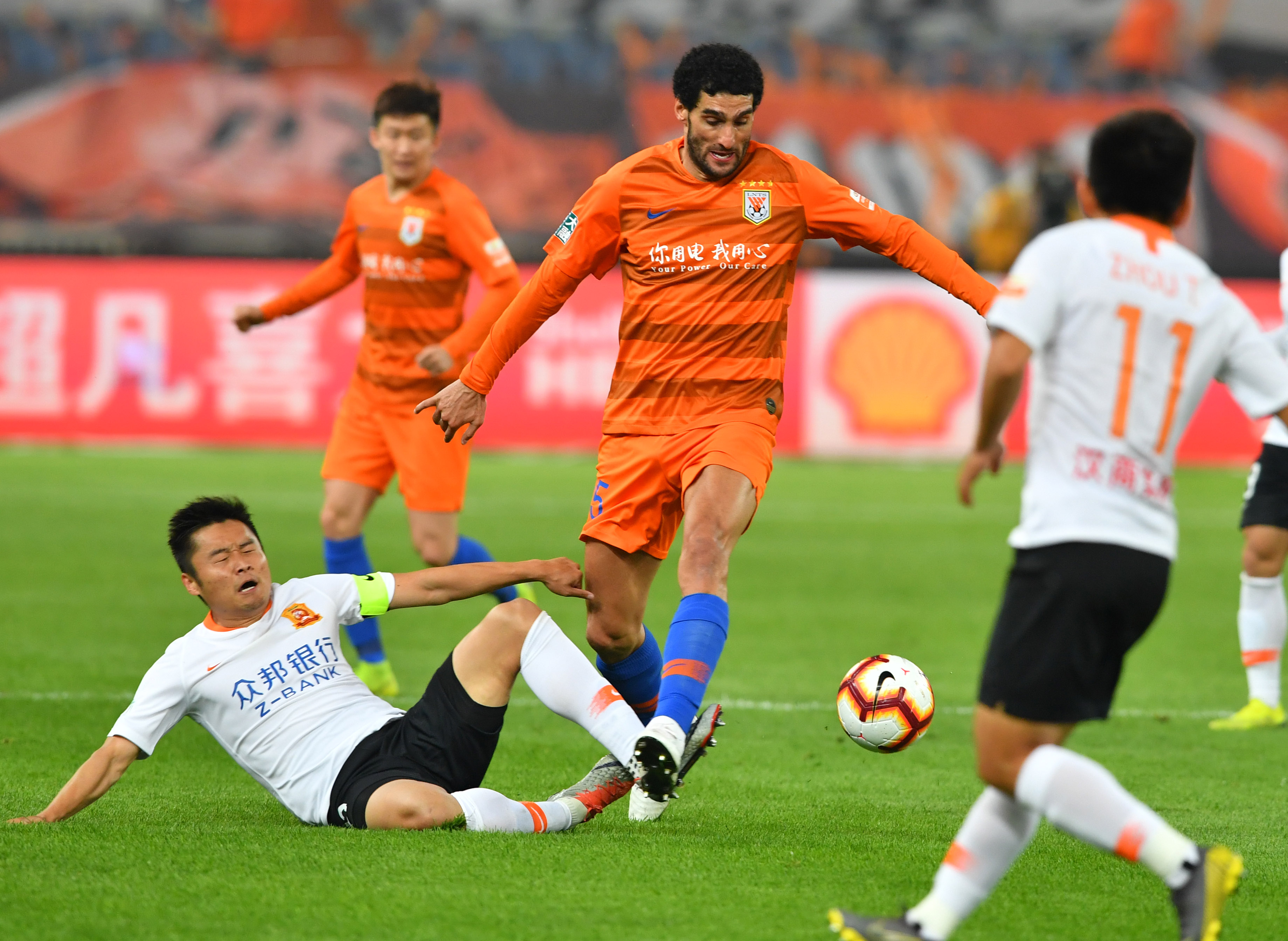 米切尔与内 米切尔与内